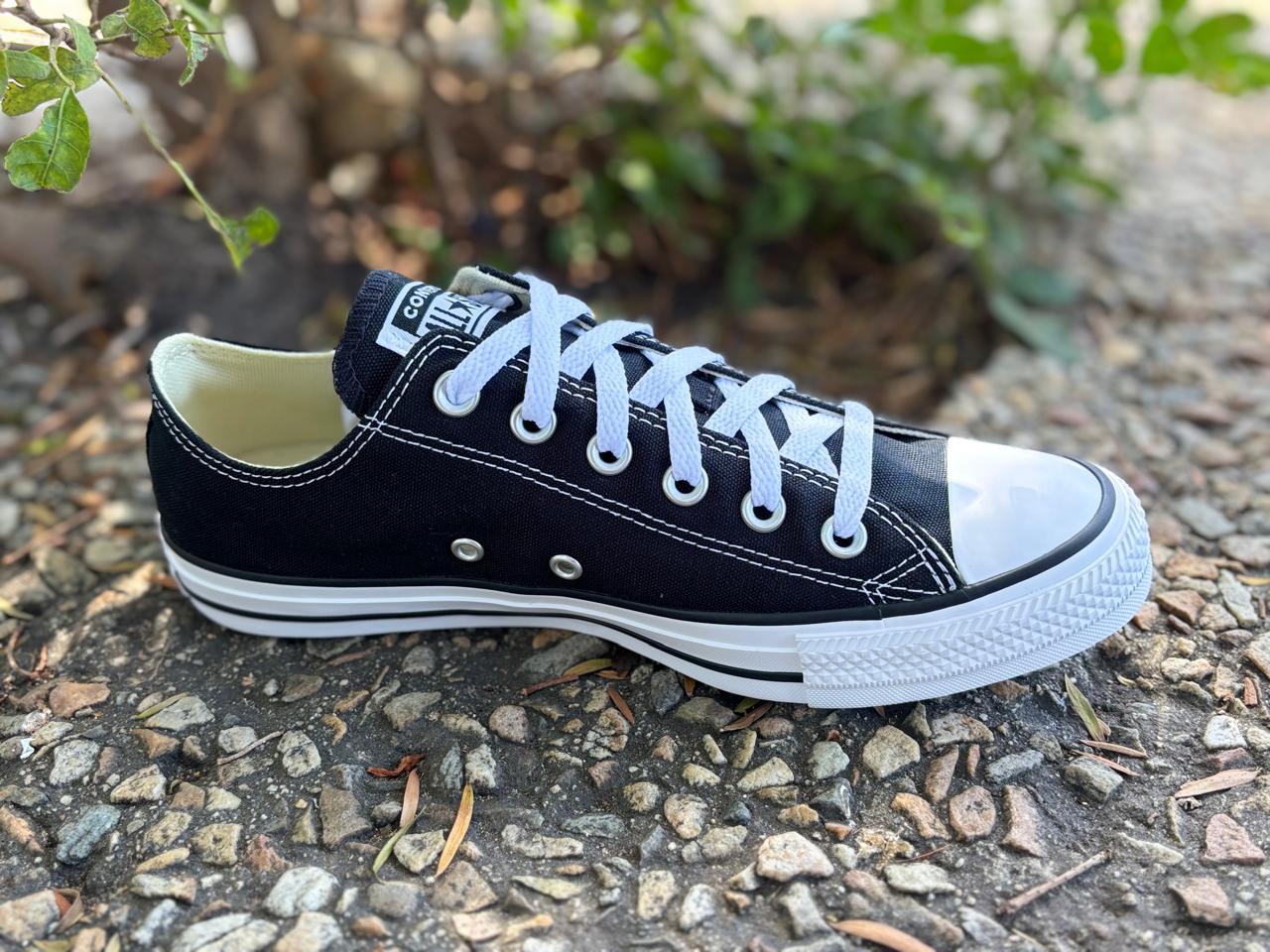 Converse Unisex Black Low