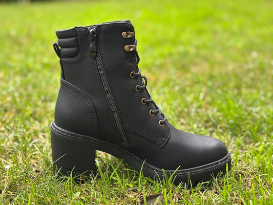 Miss Black Kat 1 Black